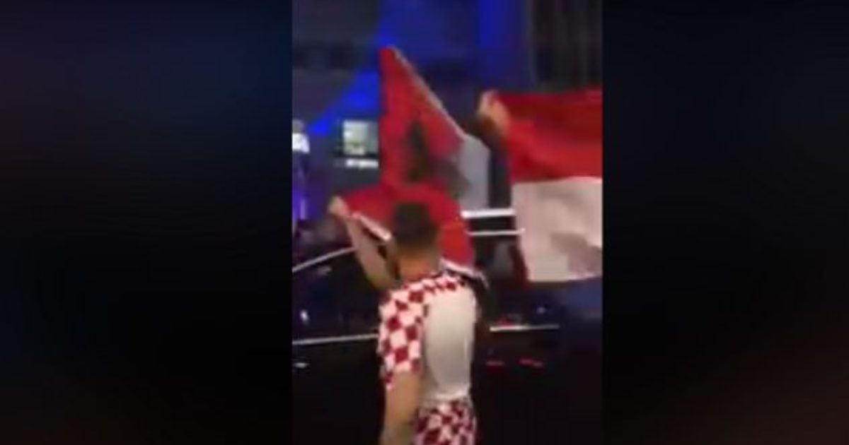 Zbulohet e vërteta – “kroati” që mori flamurin shqiptar është serb Zbulohet e vërteta – “kroati” që mori flamurin shqiptar është serb