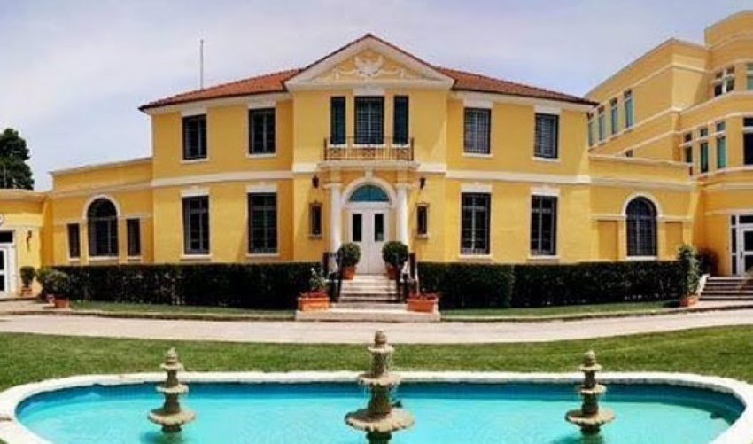 Ambasada Amerikane “shuplakë” Metës, uron Dvoranin për vlerësimin nga DASH