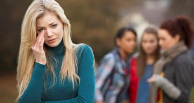 Kur motra të bënë gjëmën: Braktis vajzën dhe ikën me nusen e vëllait! (Foto) Kur motra të bënë gjëmën: Braktis vajzën dhe ikën me nusen e vëllait! (Foto)