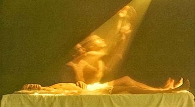 Teoria Kuantike provon se vetëdija migron drejt një universi tjetër pas vdekjes