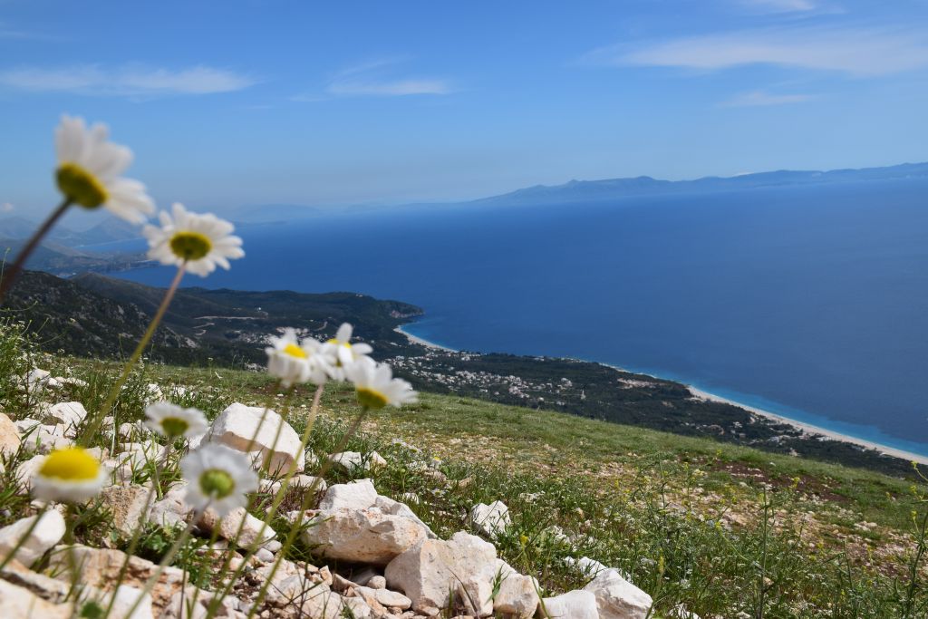 FOTOT: Prestigjiozia “Guardian”: Shkoni për pushime në Shqipëri, është si parajsë. Skeni çfarë doni në Greqi dhe Kroaci
