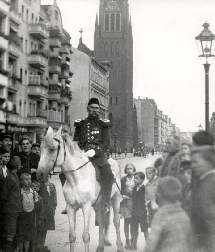 Ja si u zbulua mashtruesi më i madh në histori, i cili u bë “mbreti” i Shqipërisë! Ja si u zbulua mashtruesi më i madh në histori, i cili u bë “mbreti” i Shqipërisë!