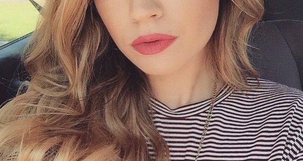 I riu 23-vjeçar rrëfen aventurën me gruan 40-vjeçare të shefit por tani ajo… I riu 23-vjeçar rrëfen aventurën me gruan 40-vjeçare të shefit por tani ajo…