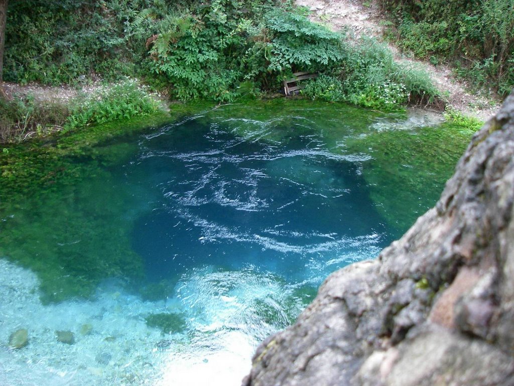 Aksident i frikshëm te ‘Syri i Kaltër’, ja ku përfundon çifti me BMW Aksident i frikshëm te ‘Syri i Kaltër’, ja ku përfundon çifti me BMW