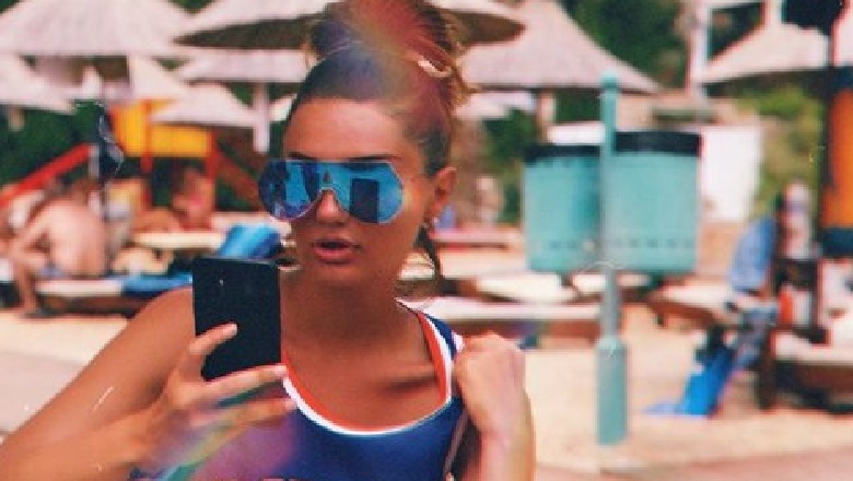 Anna Lika kapet keq me komentuesen…për buzët (Foto) Anna Lika kapet keq me komentuesen…për buzët (Foto)