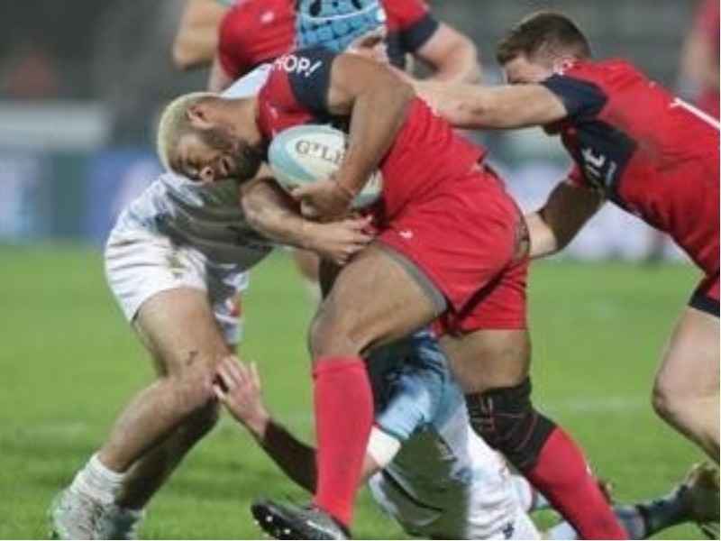 Tjetër tragjedi godet botën e futbollit/ Pas një ndërhyrjeje në ndeshjen miqësore, humb jetën lojtari i regbisë franceze Tjetër tragjedi godet botën e futbollit/ Pas një ndërhyrjeje në ndeshjen miqësore, humb jetën lojtari i regbisë franceze