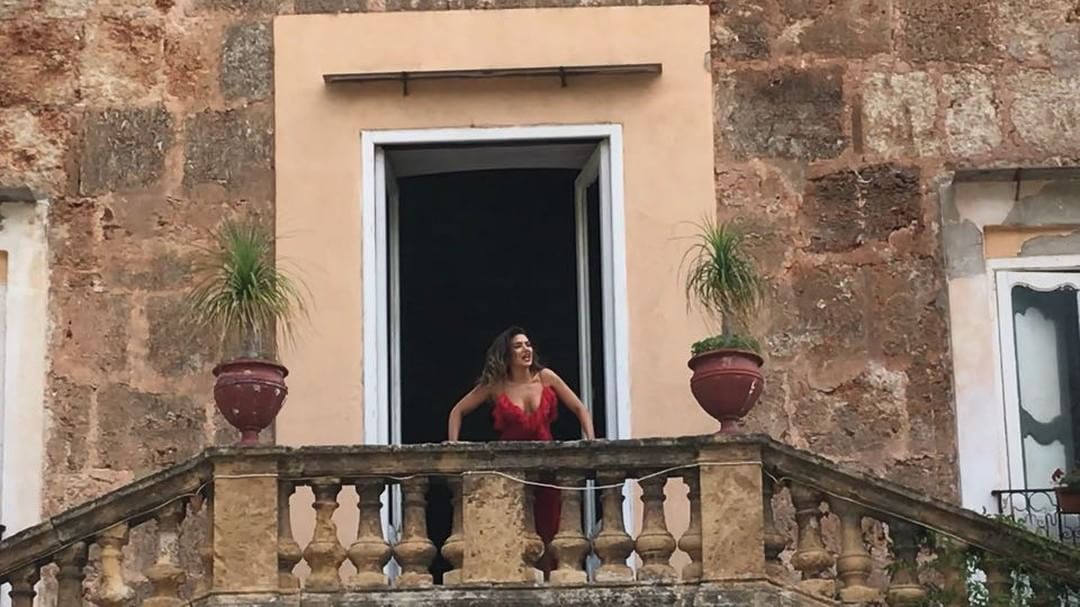 Elvana Gjata zbulon prapaskenat e “Mike”, këngëtarja në rolin e një mamaje shqiptare Elvana Gjata zbulon prapaskenat e “Mike”, këngëtarja në rolin e një mamaje shqiptare