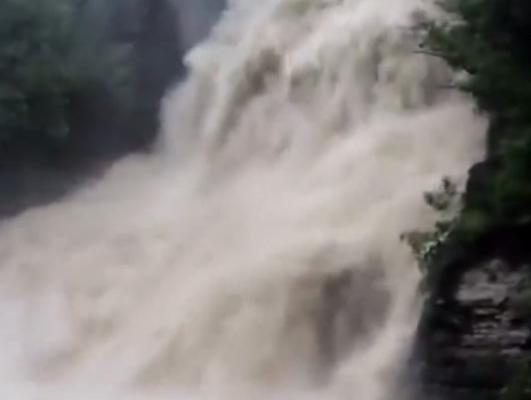 Përmbytje katastrofike në Nju Jork, shihni pamjet (Video) Përmbytje katastrofike në Nju Jork, shihni pamjet (Video)