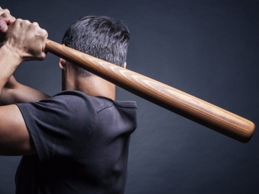 Qenit kur leh, duhet me i diftu shkopin! Qenit kur leh, duhet me i diftu shkopin!