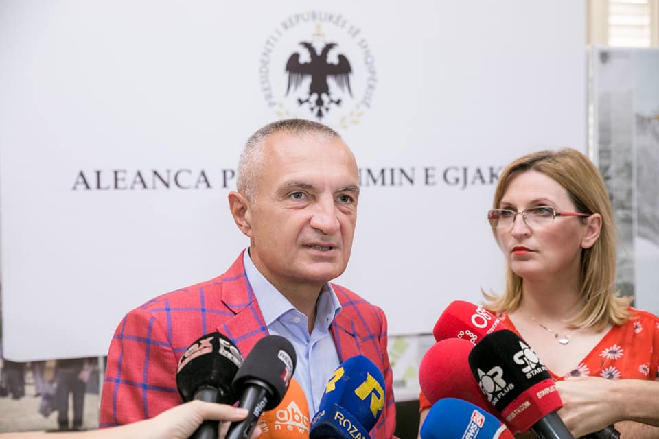 Presidenti nuk ka pse shpjegohet më për Teatrin!