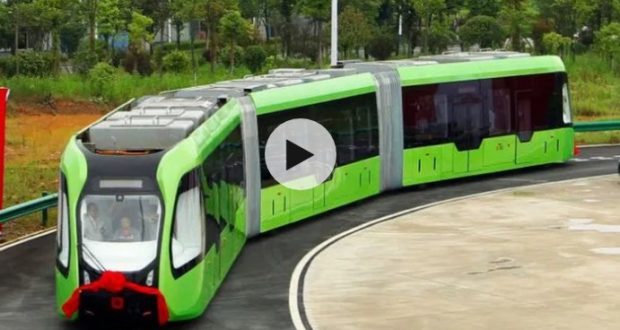 Kina prodhon trenin “smart”, përdor vijat e bardha si shina (Video) Kina prodhon trenin “smart”, përdor vijat e bardha si shina (Video)