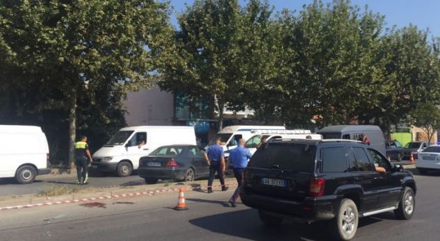 Aksidenti me dy viktima në Kamëz, gjykata lë në burg drejtuesen e mjetit… pretendimet e avokatit Aksidenti me dy viktima në Kamëz, gjykata lë në burg drejtuesen e mjetit… pretendimet e avokatit