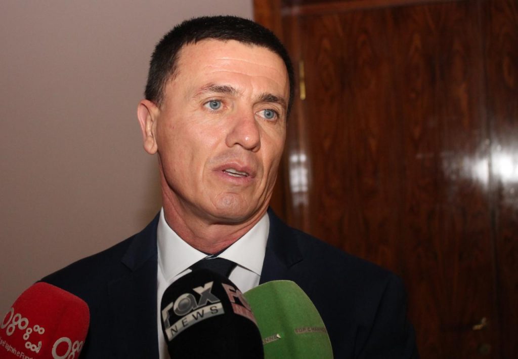 ONM i del sërisht kundër vendimit të KPK… gjyqtari Artur Malaj do dal përpara Kolegjit të Posaçëm të Apelimit ONM i del sërisht kundër vendimit të KPK… gjyqtari Artur Malaj do dal përpara Kolegjit të Posaçëm të Apelimit