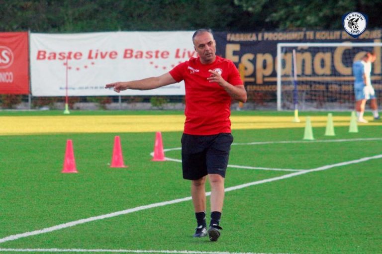 Cungun sherr me gazetarët gjeorgjianë: Vijmë për futboll, s’kam kohë të merrem me ju Cungun sherr me gazetarët gjeorgjianë: Vijmë për futboll, s’kam kohë të merrem me ju