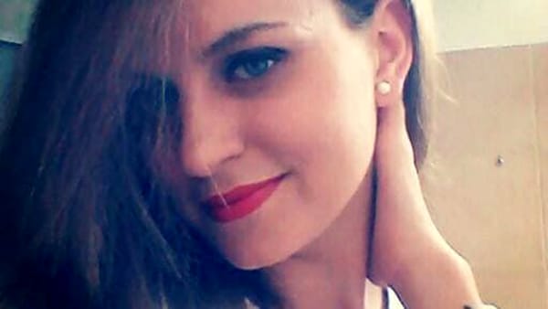 Ndërron jetë pas tre operacioneve shqiptarja, nënë e dy fëmijëve… bashkëshorti kërkon hetim Ndërron jetë pas tre operacioneve shqiptarja, nënë e dy fëmijëve… bashkëshorti kërkon hetim