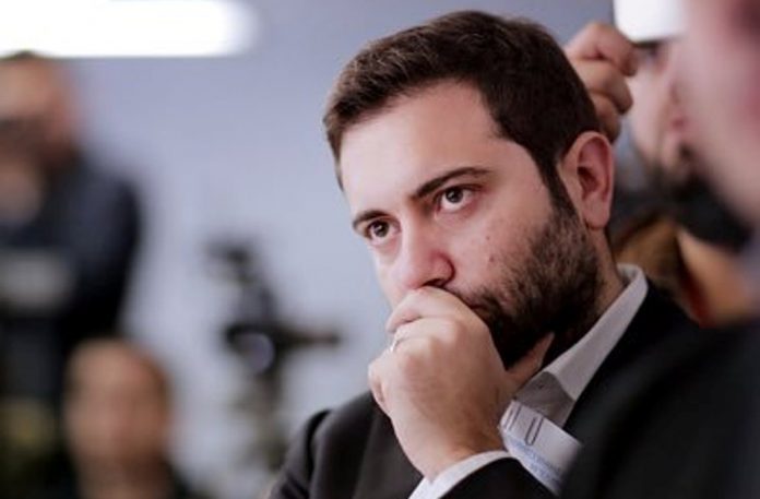 Lala e kishte falenderuar Ramën por Basha e akuzoi/ Reagon Endri Fuga: Solidaritet me Klodin, Luli është humbje kohe! Lala e kishte falenderuar Ramën por Basha e akuzoi/ Reagon Endri Fuga: Solidaritet me Klodin, Luli është humbje kohe!