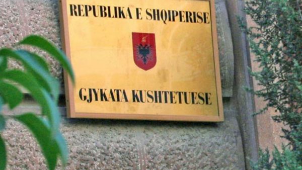Problematike situata në KED, përgjysmimi i anëtarëve rrezikon Gjykatën Kushtetuese Problematike situata në KED, përgjysmimi i anëtarëve rrezikon Gjykatën Kushtetuese