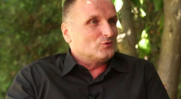 Kjo është e dashura e Izet Haxhisë, i dënuari për vrasjen e Hajdarit i bën “roman” nga qelia Kjo është e dashura e Izet Haxhisë, i dënuari për vrasjen e Hajdarit i bën “roman” nga qelia