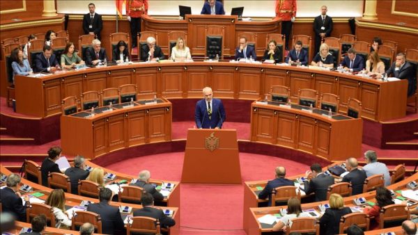 Zhbllokohet sistemi i drejtësisë, hapet rruga për plotësimin e vakancave. I panevojshëm konsensusi PS-PD-LSI për ligjin e magjistratëve Zhbllokohet sistemi i drejtësisë, hapet rruga për plotësimin e vakancave. I panevojshëm konsensusi PS-PD-LSI për ligjin e magjistratëve