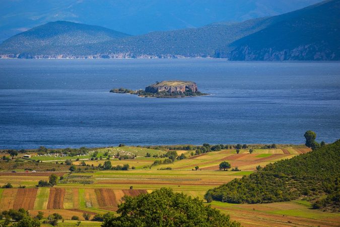 Mes natyrës mbresëlënëse në Liqenin e Prespës, turistët: U surprizuam me ishullin e pelikanëve