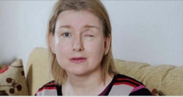 Djali e urrente për vdekje nënën e tij! Kur ajo vdes, ai merr vesh gjithë të vërtetën… Djali e urrente për vdekje nënën e tij! Kur ajo vdes, ai merr vesh gjithë të vërtetën…