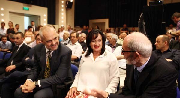 Rexhep Qosja për Edi Ramën: Është i vetmi politikan shqiptar, që u tha serbëve të vërteta të hidhura! Rexhep Qosja për Edi Ramën: Është i vetmi politikan shqiptar, që u tha serbëve të vërteta të hidhura!