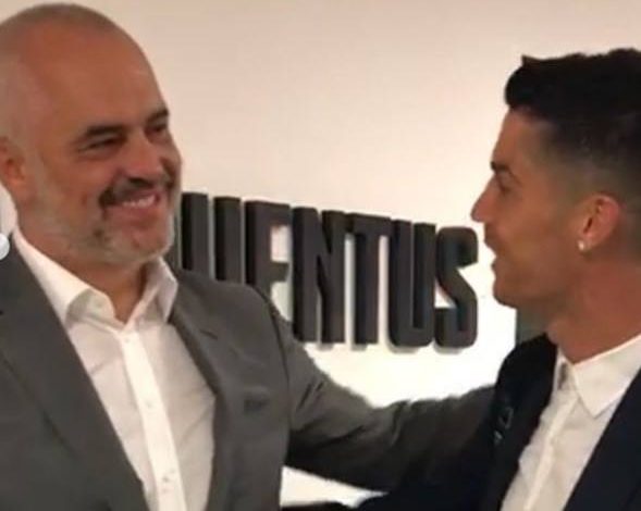 Rama komenton për herë të parë foton me Ronaldon/ Ja sa i ka kushtuar udhëtimi! Rama komenton për herë të parë foton me Ronaldon/ Ja sa i ka kushtuar udhëtimi!