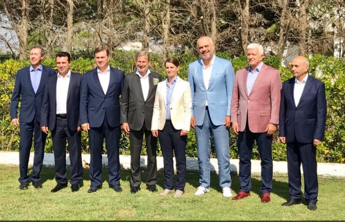 Zbardhet agjenda/ Liderët e Ballkanit dhe Hahn takim nesër Durrës Zbardhet agjenda/ Liderët e Ballkanit dhe Hahn takim nesër Durrës