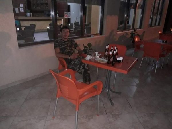 Prindërit e autorit njëllojë fajtor për krimin, gënjejnë: Armën nuk e dimë ku e gjeti, njëra nga gratë e ofendoi?! Prindërit e autorit njëllojë fajtor për krimin, gënjejnë: Armën nuk e dimë ku e gjeti, njëra nga gratë e ofendoi?!