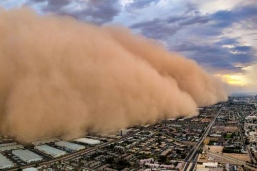 Pamje të reja/ Stuhia e rërës mbulon qytetin, spektakël i frikshëm natyror në SHBA Pamje të reja/ Stuhia e rërës mbulon qytetin, spektakël i frikshëm natyror në SHBA