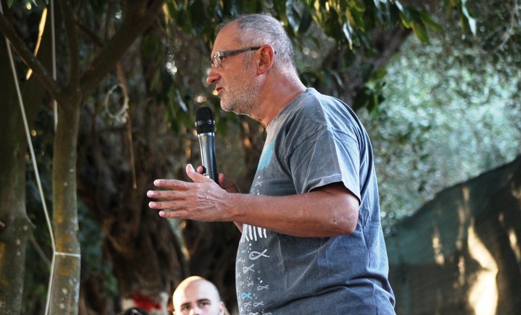 Vasali i Monikës në ham-protestën e radhës, sulmon Gent Cakaj në Vjenë: Armiku i Shqipërisë po gënjen për “bëmat” e opozitës së rrugës!