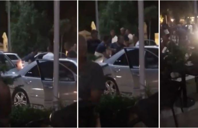 Sherr me grushte e shkopinj në Durrës: Pse s’më hap rrugën me makinë?! (Video) Sherr me grushte e shkopinj në Durrës: Pse s’më hap rrugën me makinë?! (Video)