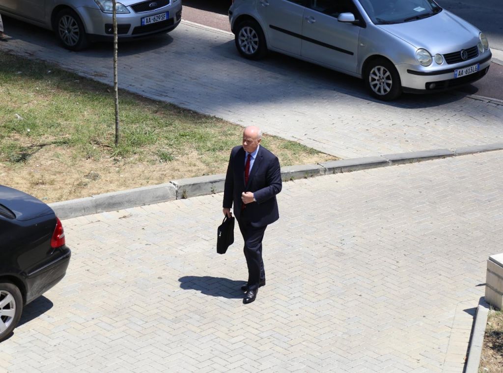 “Zëri i Amerikës”: Ja pse nuk është mbyllur vetingu për Xhezair Zaganjorin “Zëri i Amerikës”: Ja pse nuk është mbyllur vetingu për Xhezair Zaganjorin