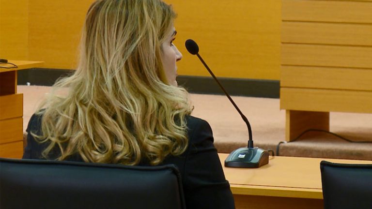 Alarmi i kuq është ndezur, pas Llallës e Fanës sot rradha e prokurores për t’i thënë lamtumirë detyrës Alarmi i kuq është ndezur, pas Llallës e Fanës sot rradha e prokurores për t’i thënë lamtumirë detyrës