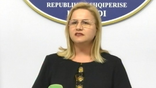 Deputetja socialiste sfidon PD-në për pasuritë e saj: Shihemi në gjyq Deputetja socialiste sfidon PD-në për pasuritë e saj: Shihemi në gjyq