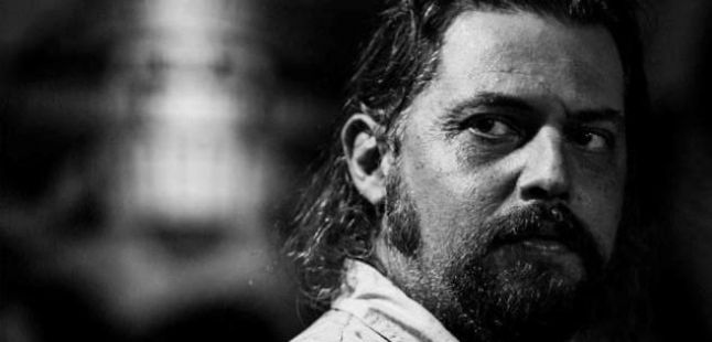 I dashur Baba, Nder i Kombit dhe muzikanti gjeni! Të erdhi edhe ty rradha që pas vdekjes, te dalësh ne TV… për prostitucion! I dashur Baba, Nder i Kombit dhe muzikanti gjeni! Të erdhi edhe ty rradha që pas vdekjes, te dalësh ne TV… për prostitucion!