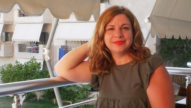 Rrëfehet gazetarja: 30 arsye pse jetoj ende në Shqipëri Rrëfehet gazetarja: 30 arsye pse jetoj ende në Shqipëri