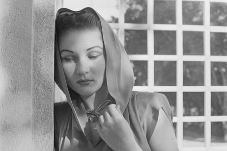 Shqiptarja që sfidon botën, shpallet femra më e bukur e të gjitha kohërave, konsiderohej si figurë hyjnore (Foto) Shqiptarja që sfidon botën, shpallet femra më e bukur e të gjitha kohërave, konsiderohej si figurë hyjnore (Foto)