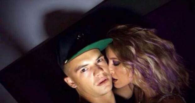 Ajo më tregoi se kush ishte ‘burri’ në shtrat Ajo më tregoi se kush ishte ‘burri’ në shtrat