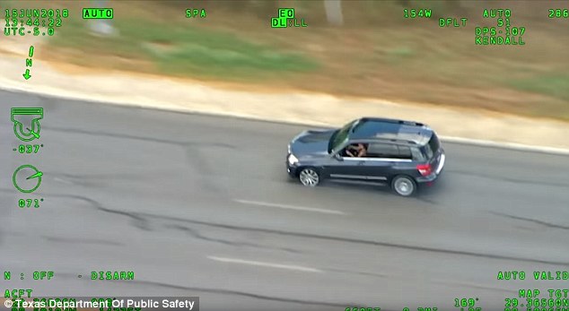 Po ecte me shpejtësi 160km/h, policia çmendet kur sheh se kush ishte brenda makinës Po ecte me shpejtësi 160km/h, policia çmendet kur sheh se kush ishte brenda makinës