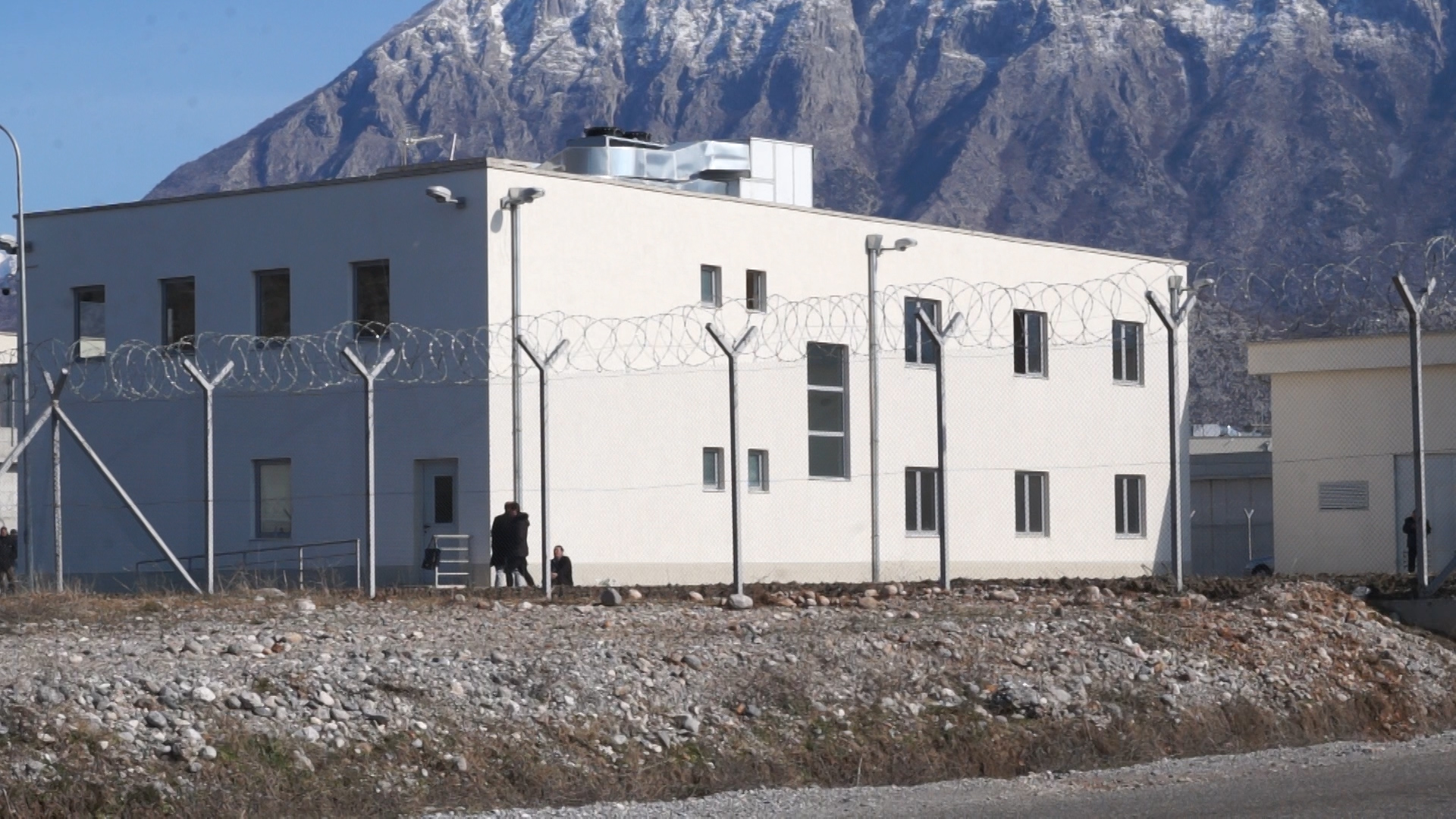 A po pret burgu i Reçit politikanë dhe zyrtarë të korruptuar?!