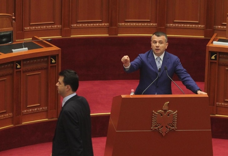 Opozita kthehet në parlament, Balla i fton të votojnë Reformën Zgjedhore Opozita kthehet në parlament, Balla i fton të votojnë Reformën Zgjedhore