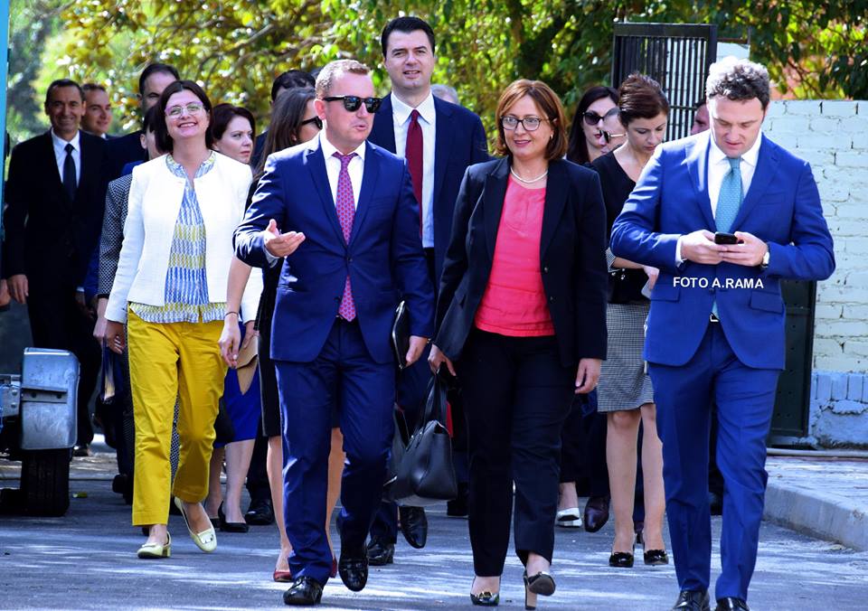 PD kërkon “tradhtarët”: Punuan kundër, të mos lejohen të votojnë në parti PD kërkon “tradhtarët”: Punuan kundër, të mos lejohen të votojnë në parti