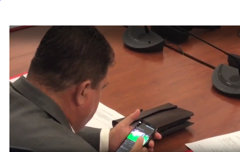 “Fshati digjet, Bici krihet”! Deputetit nuk i plas për Teatrin: Në Kuvend i intereson më shumë… skedina (Video) “Fshati digjet, Bici krihet”! Deputetit nuk i plas për Teatrin: Në Kuvend i intereson më shumë… skedina (Video)