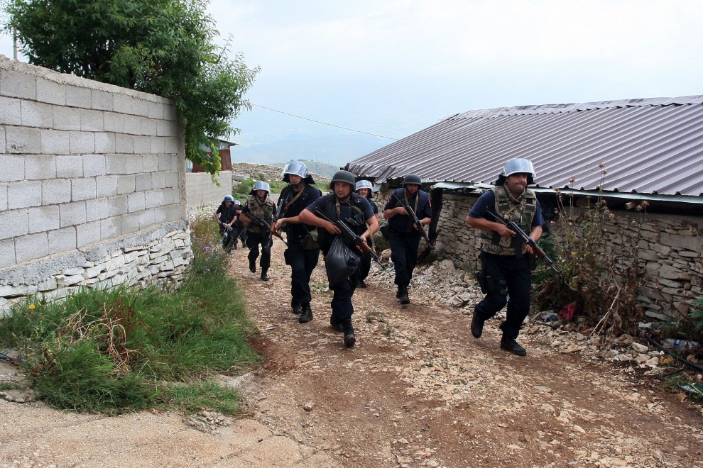 Komisionin “Tahiri”: PS gati dosjet për drogën me “licencë” në Lazarat dhe “Eskobarin” e LSI-së! Komisionin “Tahiri”: PS gati dosjet për drogën me “licencë” në Lazarat dhe “Eskobarin” e LSI-së!