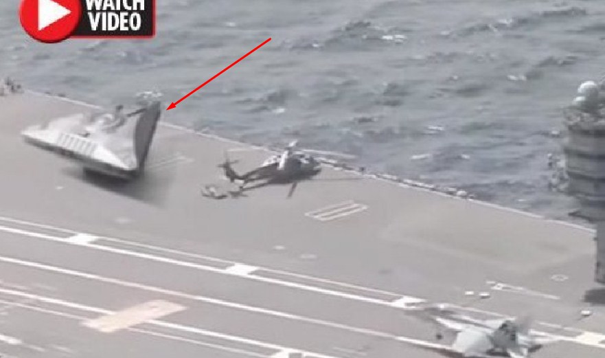 UFO ekspozohet gjatë uljes së avionëve në aeroplan mbajtëse (Video) UFO ekspozohet gjatë uljes së avionëve në aeroplan mbajtëse (Video)