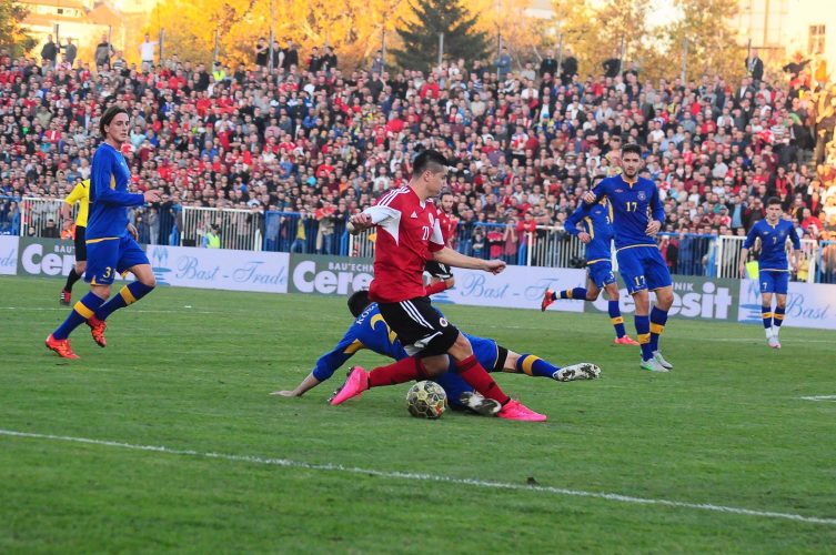 Ky është mbrojtësi që e duan 3 Kombëtare:Trajneri i Kosovës sherr me Shqipërinë Ky është mbrojtësi që e duan 3 Kombëtare:Trajneri i Kosovës sherr me Shqipërinë