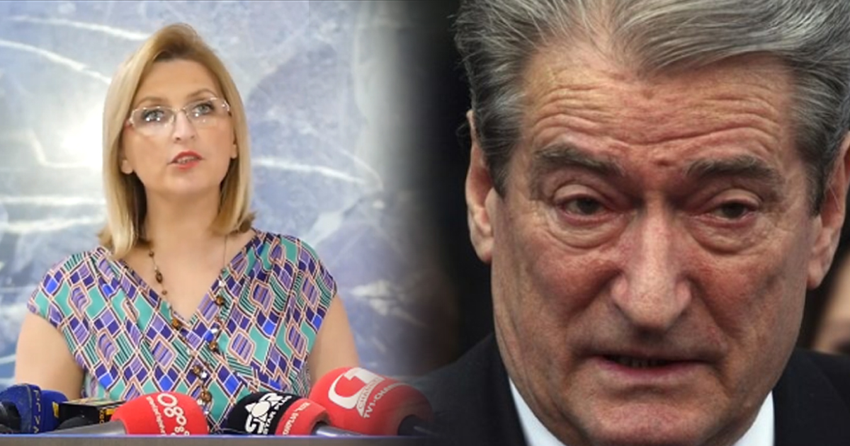 Si u shtang Voltana Ademi gjatë deklaratës kur u përmend Sali Berisha Si u shtang Voltana Ademi gjatë deklaratës kur u përmend Sali Berisha