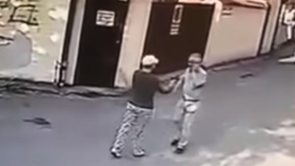 Serbi, e moshuara qëllon për vdekje ndërtuesin e pallatit që i prishi shtëpinë Serbi, e moshuara qëllon për vdekje ndërtuesin e pallatit që i prishi shtëpinë