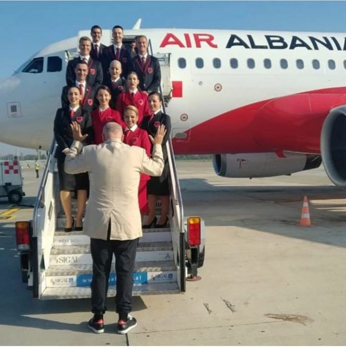 A do vijnë kuksianët që kanë sharë Ramën nga Londra për të votuar PD-në apo do udhëtojnë bashkë me Ramën…drejt Kuksit? A do vijnë kuksianët që kanë sharë Ramën nga Londra për të votuar PD-në apo do udhëtojnë bashkë me Ramën…drejt Kuksit?